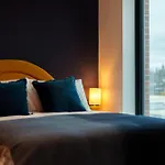Jungle Luxe Retreat, 2bed 2bath Leeds, Center & Stadium Lägenhet *
