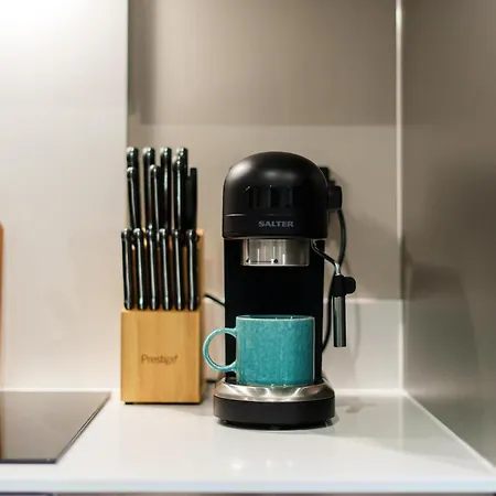 アパート Jungle Luxe Retreat, 2bed 2bath Leeds, Center & Stadium リーズ