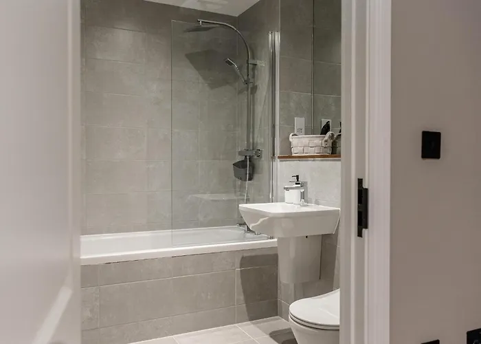 Apartment Jungle Luxe Retreat, 2bed 2bath Leeds, Center & Stadium *