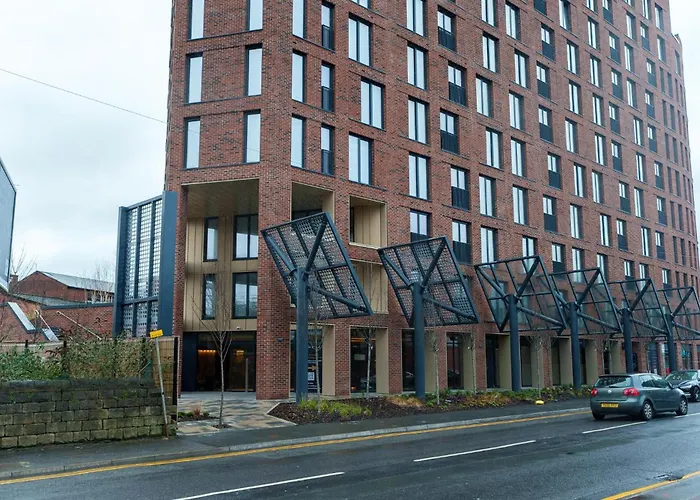 Jungle Luxe Retreat, 2bed 2bath Leeds, Center & Stadium Apartment Leeds (West Yorkshire)