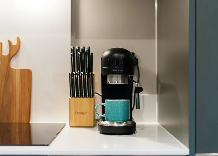 Апартаменти Jungle Luxe Retreat, 2bed 2bath Leeds, Center & Stadium Лідс