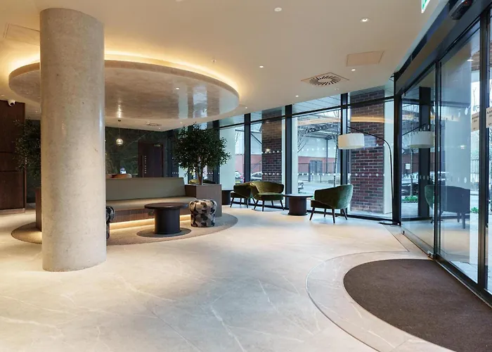 Jungle Luxe Retreat, 2bed 2bath Leeds, Center & Stadium Апартаменти Лідс