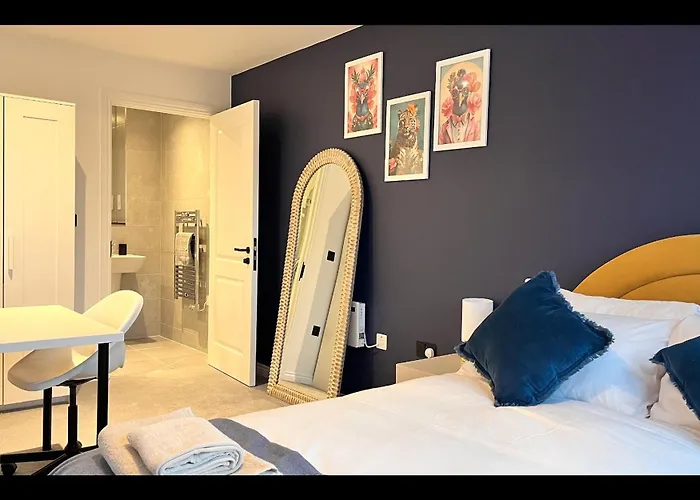 Апартаменти Jungle Luxe Retreat, 2bed 2bath Leeds, Center & Stadium *