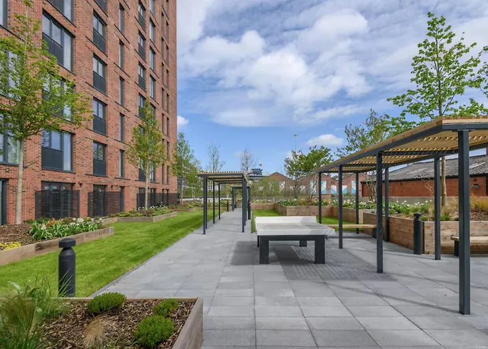 Апартаменти Jungle Luxe Retreat, 2bed 2bath Leeds, Center & Stadium Лідс